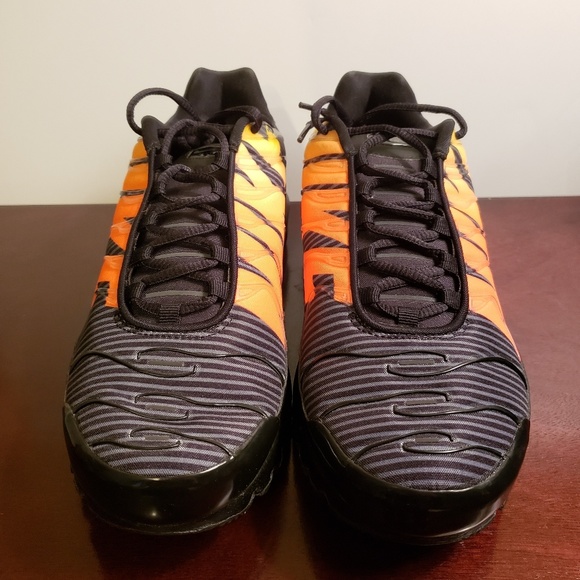 Nike Air Max Plus TN AT0040-002 Black Yellow Orang - Picture 2 of 8